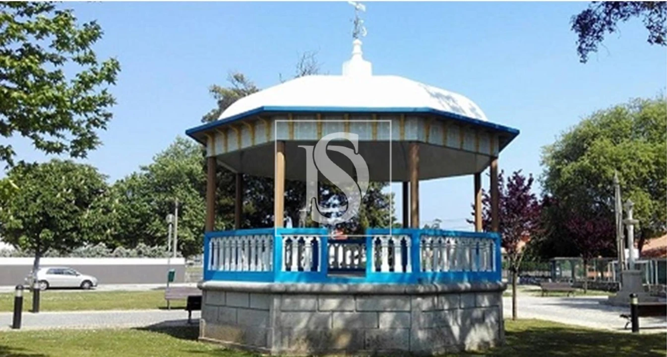 Terreno para Venda em Retorta e Tougues Foto 6