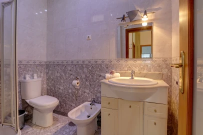 Moradia T4 para Venda em Rio Mau e Arcos