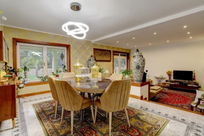 Moradia T4 para Venda em Modivas