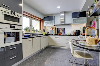 Moradia T4 para Venda em Modivas