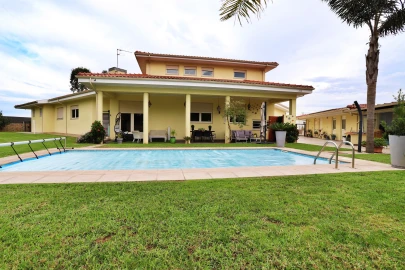 Moradia T4 para Venda em Modivas