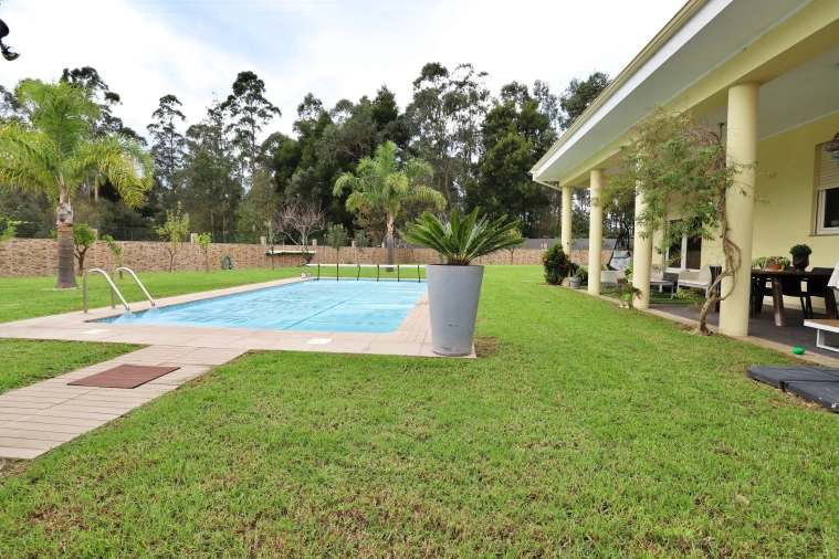 Moradia T4 para Venda em Modivas Foto 19