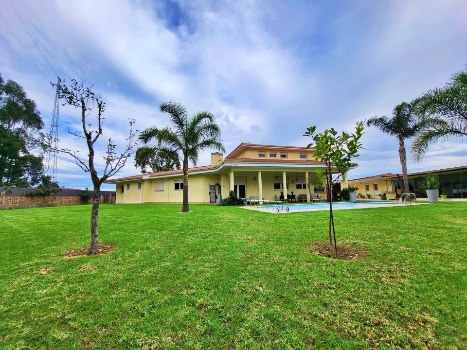 Moradia T4 para Venda em Modivas Foto 3