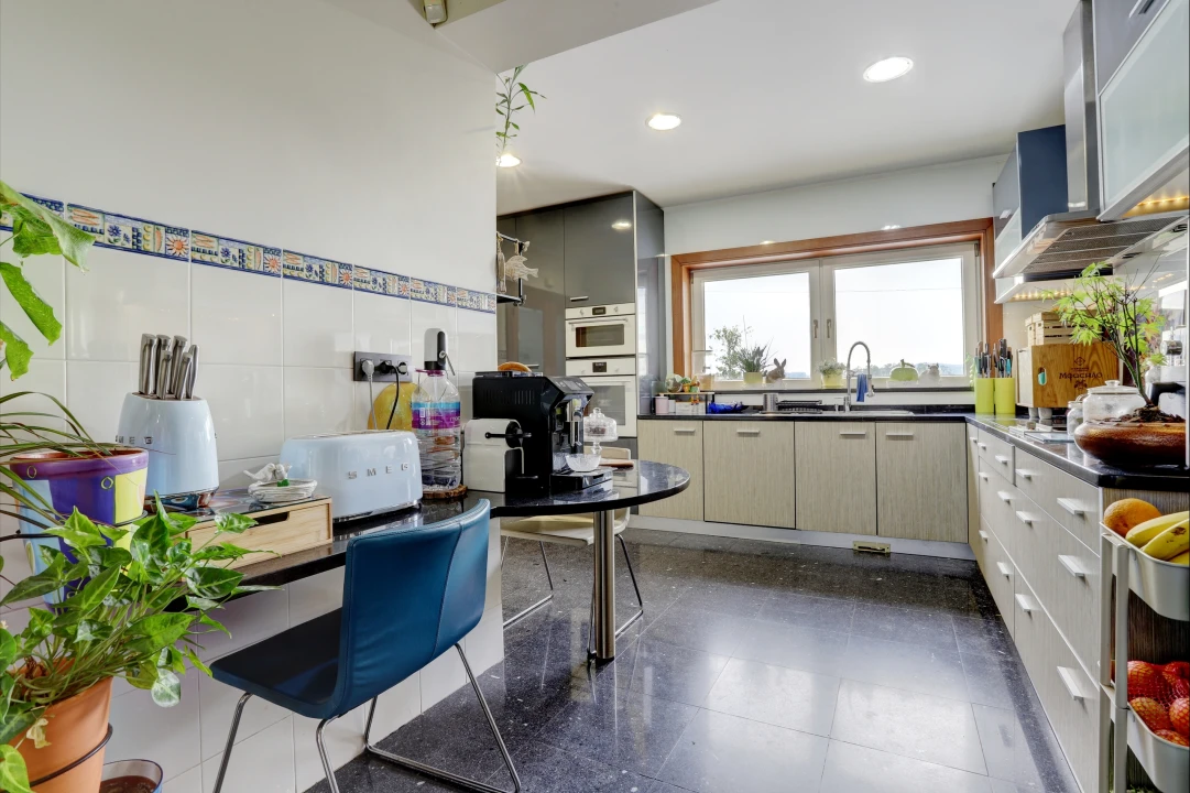 Moradia T4 para Venda em Modivas Foto 5