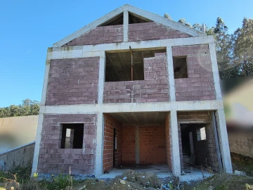 Moradia T2 para Venda em Rio Mau e Arcos