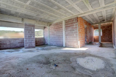 Moradia T2 para Venda em Rio Mau e Arcos