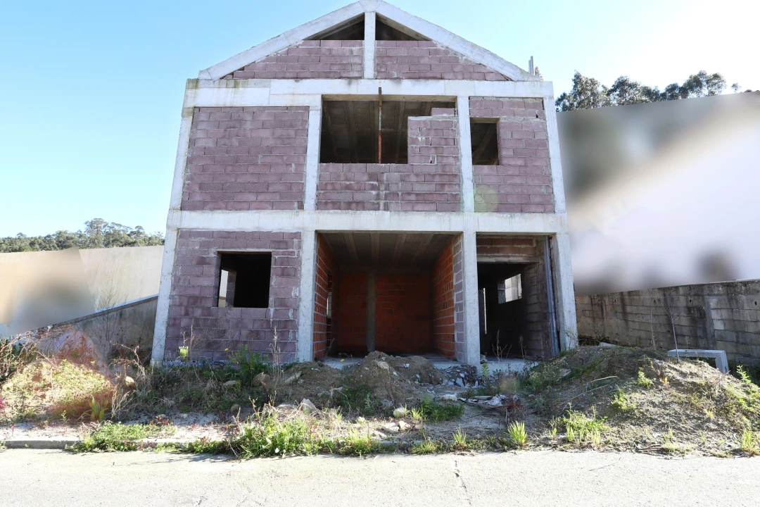 Moradia T2 para Venda em Rio Mau e Arcos Foto 1