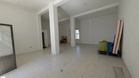 Loja para Venda em Póvoa de Varzim, Beiriz e Argivai