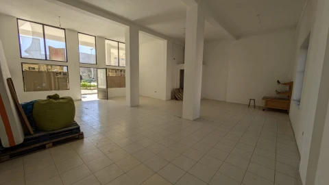 Loja para Venda em Póvoa de Varzim, Beiriz e Argivai