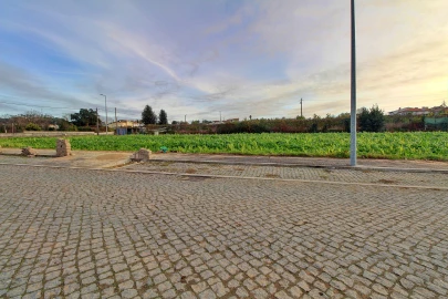 Terreno para Venda em Guilhabreu