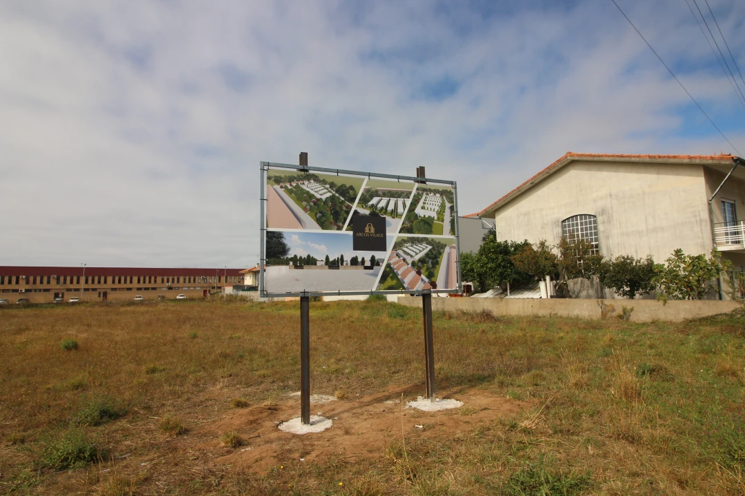 Terreno para Venda em Póvoa de Varzim, Beiriz e Argivai Foto 1