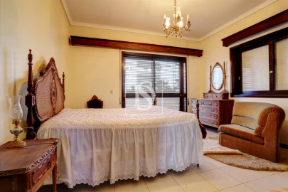 Moradia T4 para Venda em Coronado (São Romão e São Mamede)