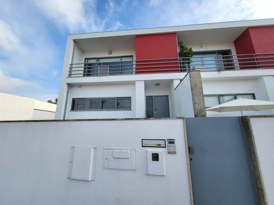Moradia T3 para Venda em Nogueira e Silva Escura Foto 2