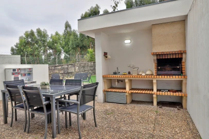 Moradia T3 para Venda em Nogueira e Silva Escura