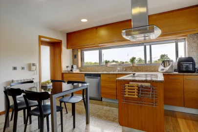 Moradia T3 para Venda em Nogueira e Silva Escura