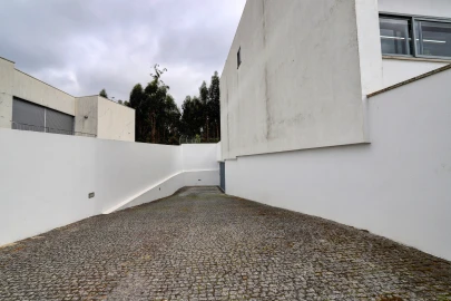 Moradia T3 para Venda em Nogueira e Silva Escura