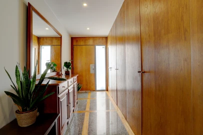 Moradia T3 para Venda em Nogueira e Silva Escura