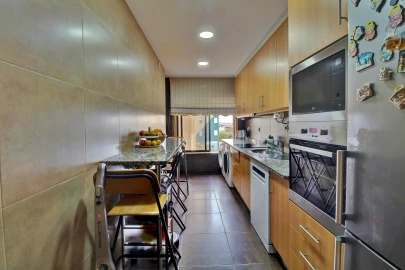 Apartamento T3 para Venda em Póvoa de Varzim, Beiriz e Argivai