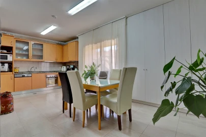 Apartamento T2 para Venda em Aver-O-Mar, Amorim e Terroso