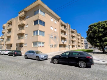 Apartamento T2 para Venda em Aver-O-Mar, Amorim e Terroso