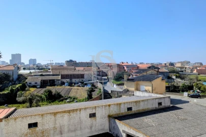 Apartamento T3 para Venda em Aver-O-Mar, Amorim e Terroso