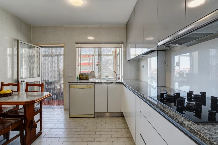 Apartamento T3 para Venda em Aver-O-Mar, Amorim e Terroso Foto 11