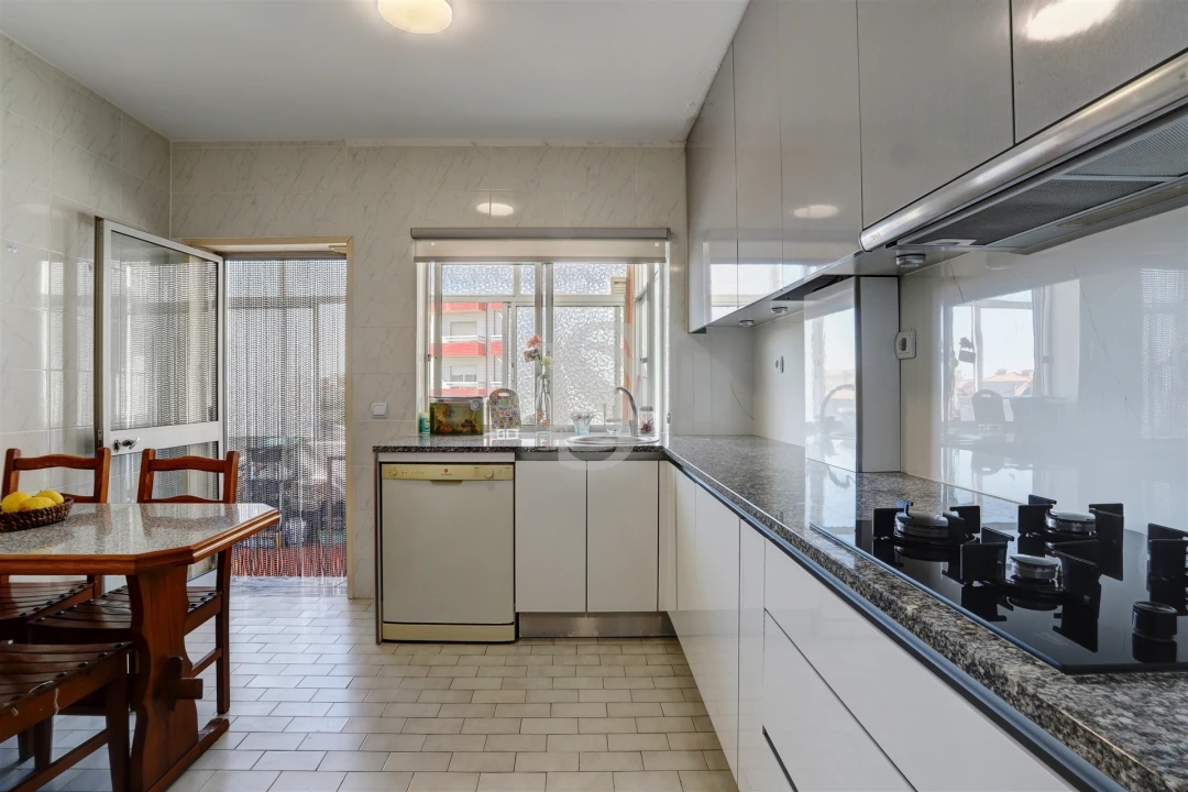 Apartamento T3 para Venda em Aver-O-Mar, Amorim e Terroso Foto 11