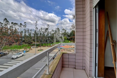 Apartamento T3 para Venda em Retorta e Tougues