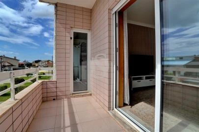 Apartamento T3 para Venda em Retorta e Tougues