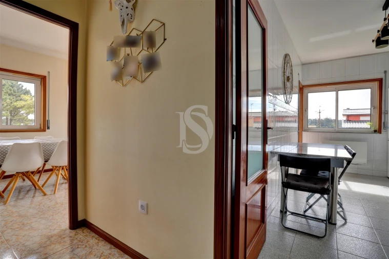 Apartamento T3 para Venda em Retorta e Tougues Foto 13