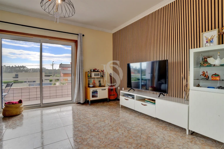 Apartamento T3 para Venda em Retorta e Tougues Foto 2