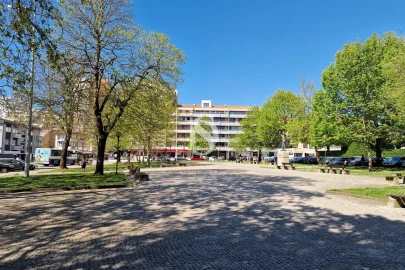 Apartamento T4 para Venda em Póvoa de Varzim, Beiriz e Argivai