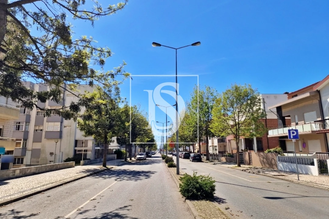 Apartamento T4 para Venda em Póvoa de Varzim, Beiriz e Argivai Foto 1