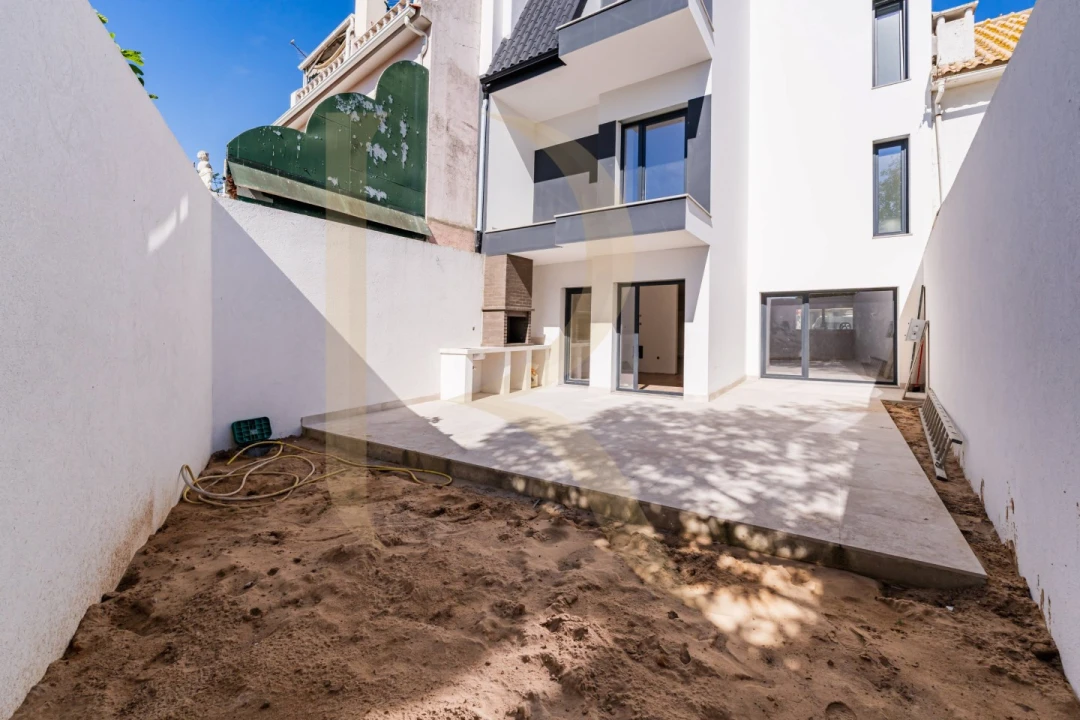 Moradia T4 para Venda em Seixal, Arrentela e Aldeia de Paio Pires Foto 25