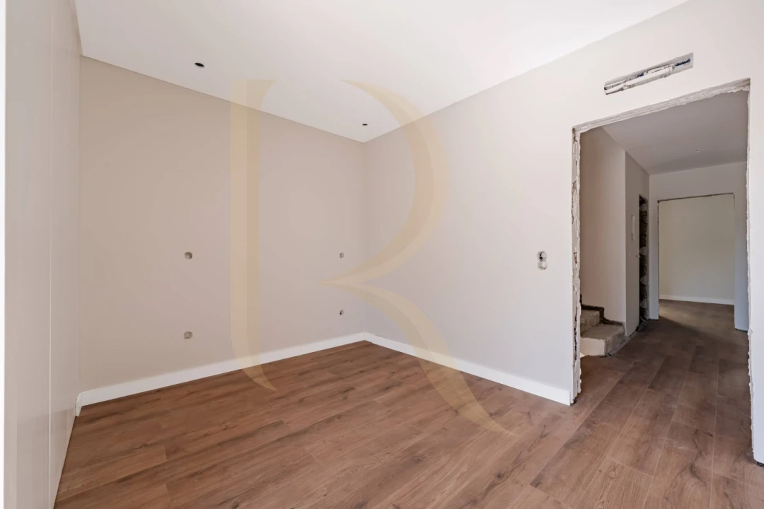 Moradia T4 para Venda em Seixal, Arrentela e Aldeia de Paio Pires Foto 33