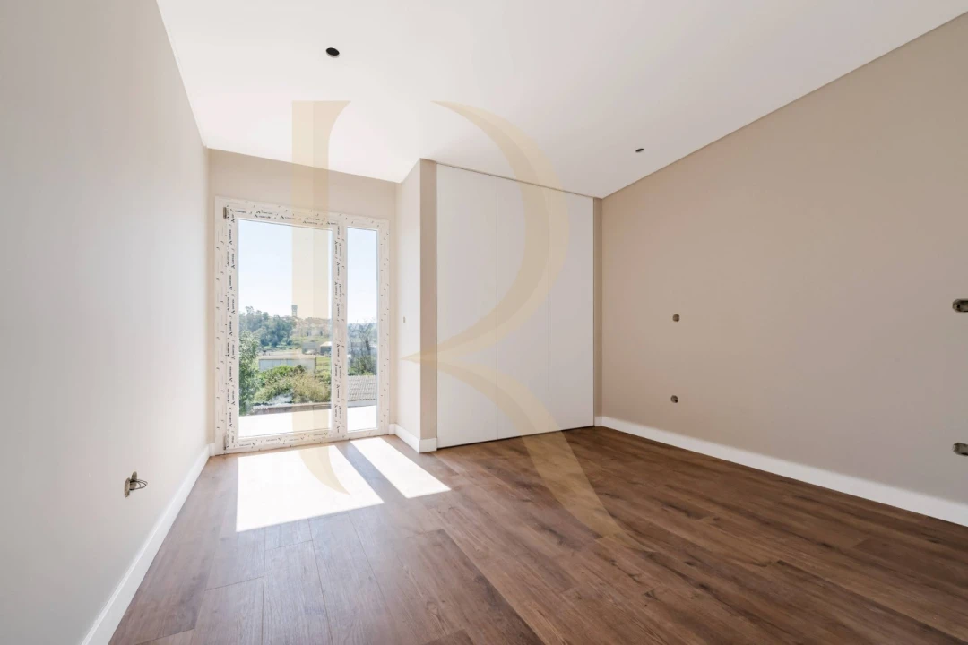 Moradia T4 para Venda em Seixal, Arrentela e Aldeia de Paio Pires Foto 40