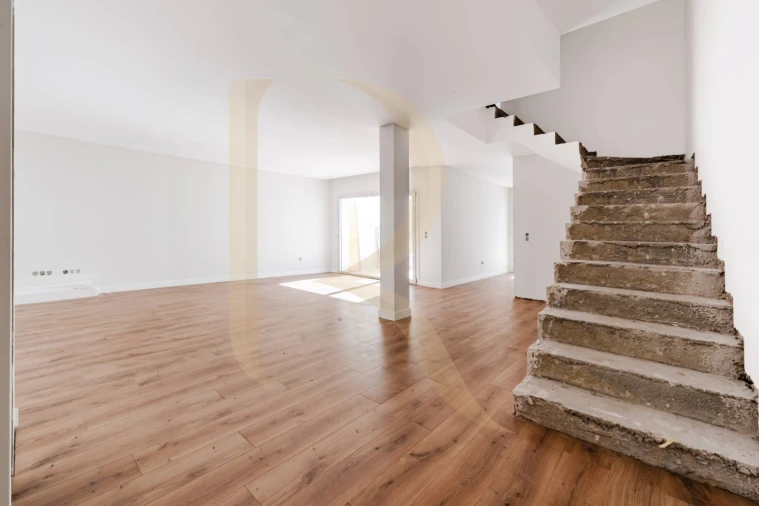 Moradia T4 para Venda em Seixal, Arrentela e Aldeia de Paio Pires Foto 17