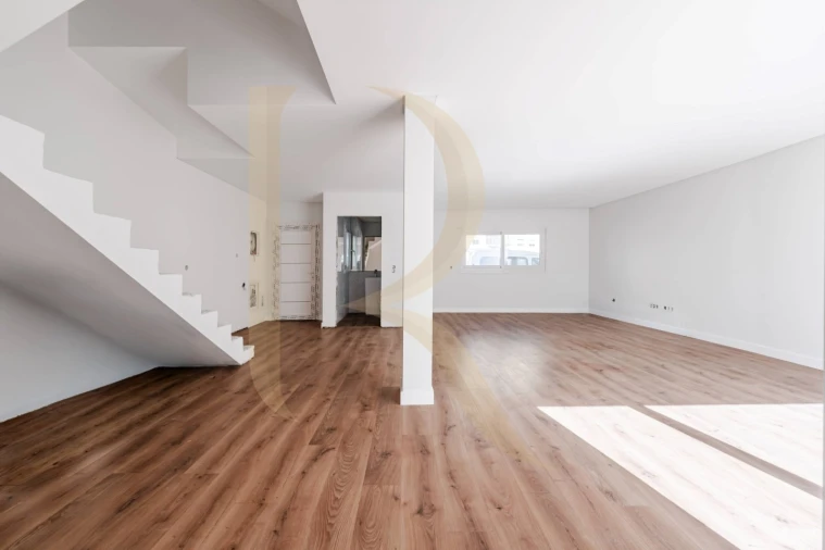 Moradia T4 para Venda em Seixal, Arrentela e Aldeia de Paio Pires Foto 20