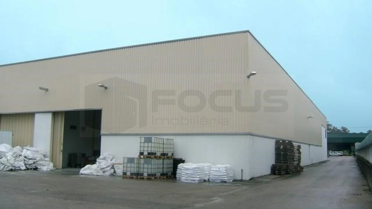 Armazém para Arrendamento em Requeixo, Nossa Senhora de Fátima e Nariz Foto 1