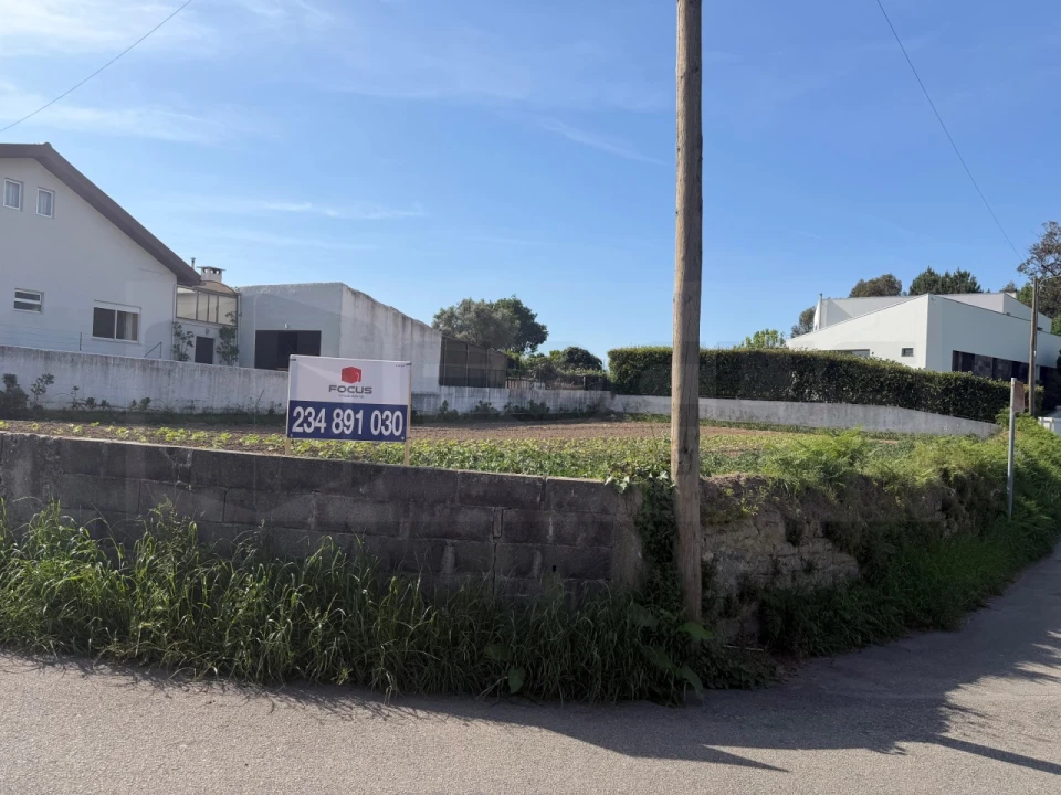 Terreno para Venda em Esgueira Foto 1