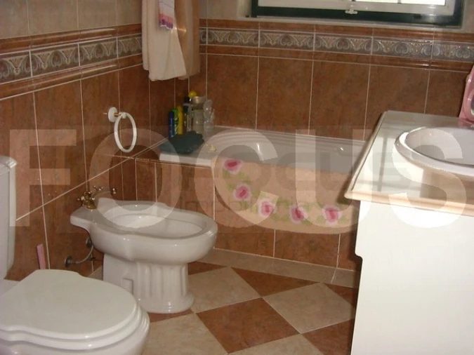 Moradia T5 para Venda em Oiã Foto 8