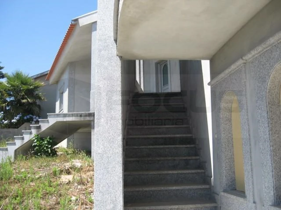 Moradia T3 para Venda em Eixo e Eirol Foto 10