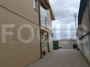 Moradia T4 para Venda em São Bernardo