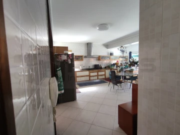 Moradia T4 para Venda em São Bernardo