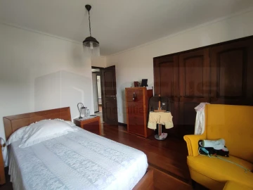 Moradia T4 para Venda em São Bernardo
