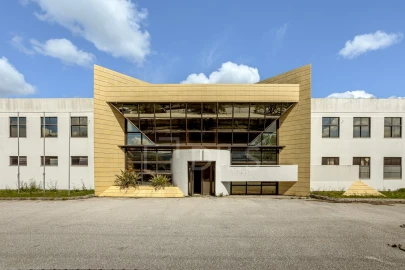 Armazém para Venda em Torres Novas (Santa Maria, Salvador e Santiago)