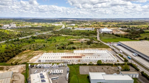 Armazém para Venda em Torres Novas (Santa Maria, Salvador e Santiago)