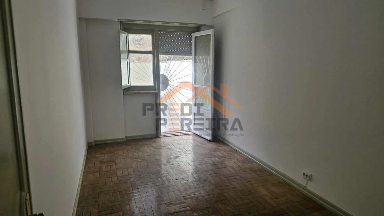 Apartamento T3 para Arrendamento em Odivelas Foto 4
