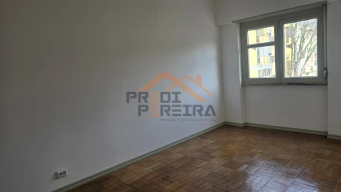 Apartamento T3 para Arrendamento em Odivelas