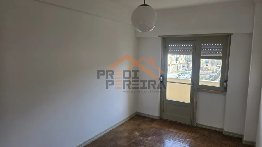 Apartamento T3 para Arrendamento em Odivelas Foto 6